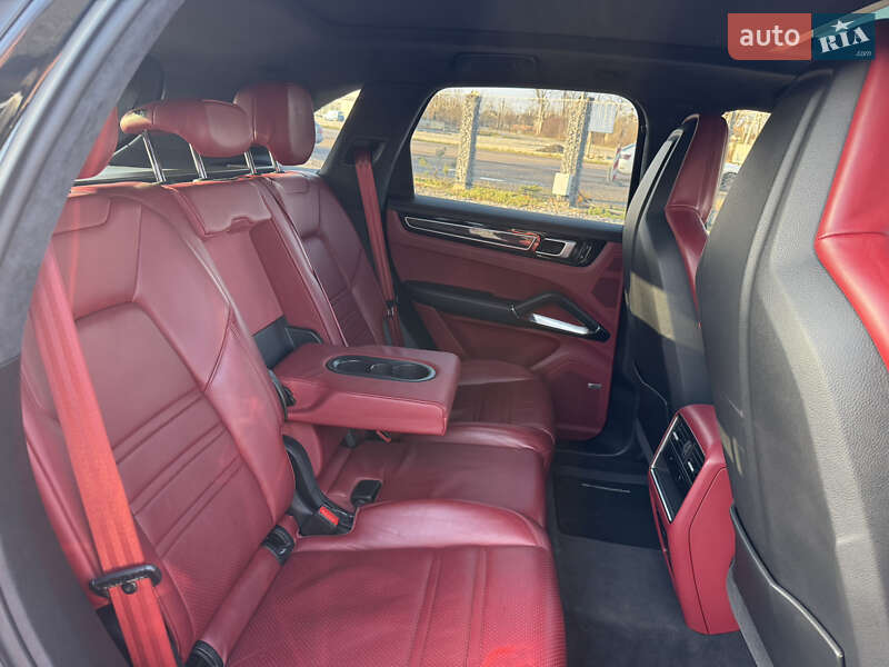 Внедорожник / Кроссовер Porsche Cayenne 2019 в Бродах фото 26 Внедорожник / Кроссовер Porsche Cayenne 2019 в Бродах