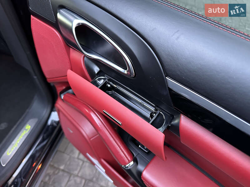 Внедорожник / Кроссовер Porsche Cayenne 2017 в Киеве фото 13 Внедорожник / Кроссовер Porsche Cayenne 2017 в Киеве