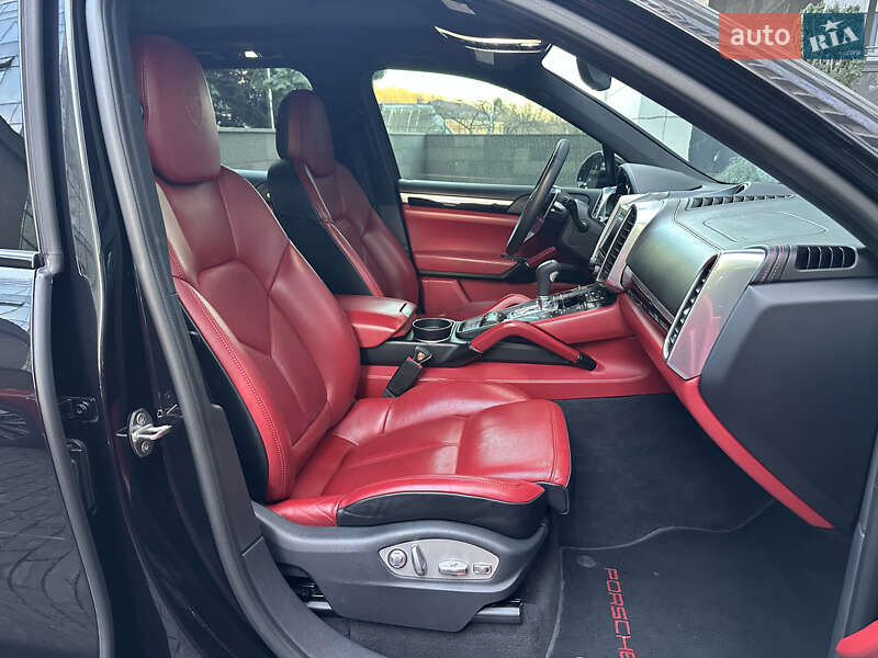 Внедорожник / Кроссовер Porsche Cayenne 2017 в Киеве фото 15 Внедорожник / Кроссовер Porsche Cayenne 2017 в Киеве