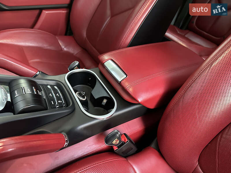 Внедорожник / Кроссовер Porsche Cayenne 2017 в Киеве фото 27 Внедорожник / Кроссовер Porsche Cayenne 2017 в Киеве