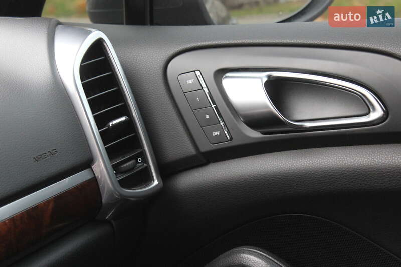 Внедорожник / Кроссовер Porsche Cayenne 2011 в Днепре фото 49 Внедорожник / Кроссовер Porsche Cayenne 2011 в Днепре