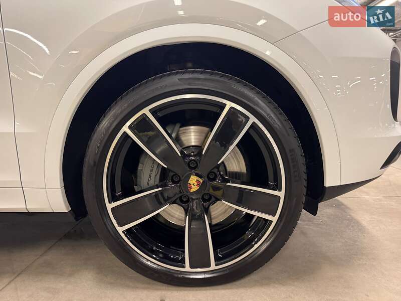Внедорожник / Кроссовер Porsche Cayenne 2019 в Киеве