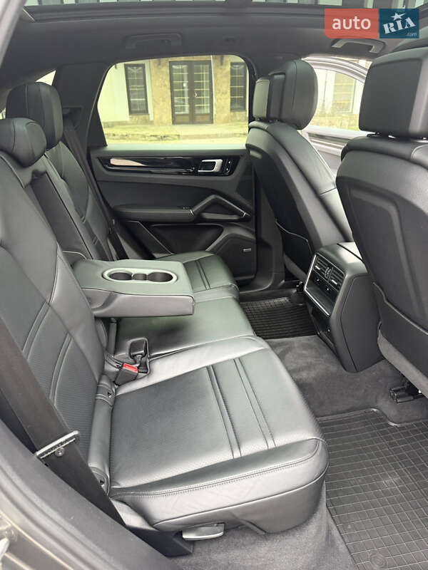 Внедорожник / Кроссовер Porsche Cayenne 2018 в Благовещенском фото 47 Внедорожник / Кроссовер Porsche Cayenne 2018 в Благовещенском