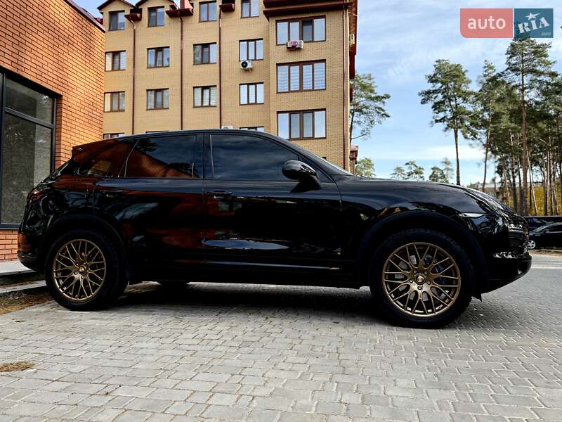 Внедорожник / Кроссовер Porsche Cayenne 2011 в Нетешине фото 8 Внедорожник / Кроссовер Porsche Cayenne 2011 в Нетешине