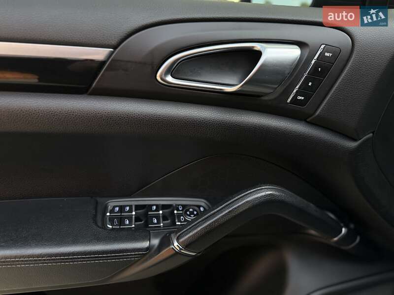 Внедорожник / Кроссовер Porsche Cayenne 2011 в Нетешине фото 21 Внедорожник / Кроссовер Porsche Cayenne 2011 в Нетешине