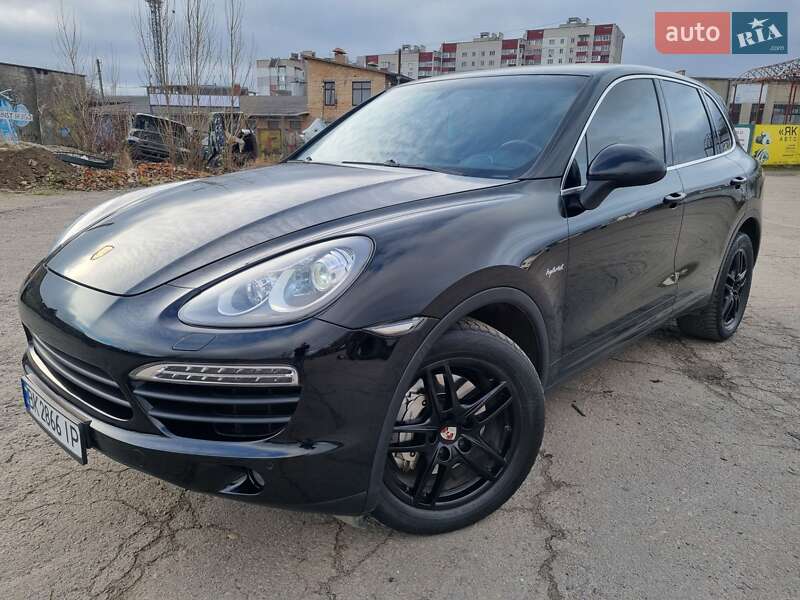 Внедорожник / Кроссовер Porsche Cayenne 2013 в Ровно