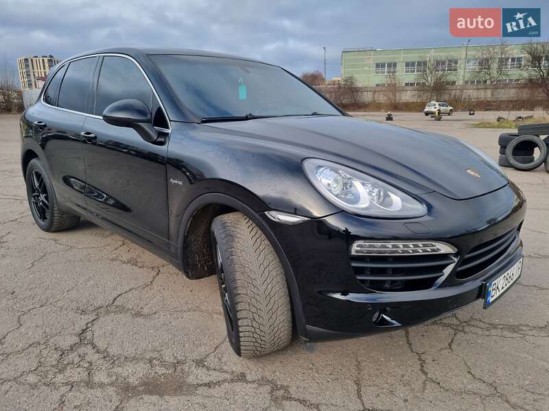 Внедорожник / Кроссовер Porsche Cayenne 2013 в Ровно