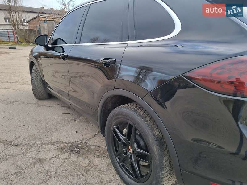 Внедорожник / Кроссовер Porsche Cayenne 2013 в Ровно