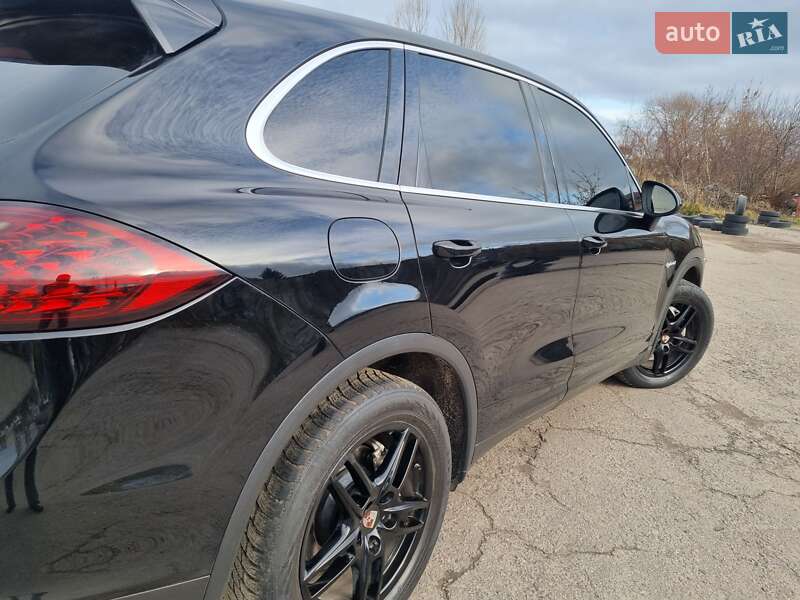 Внедорожник / Кроссовер Porsche Cayenne 2013 в Ровно