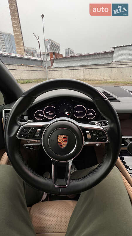 Внедорожник / Кроссовер Porsche Cayenne 2018 в Киеве фото 9 Внедорожник / Кроссовер Porsche Cayenne 2018 в Киеве