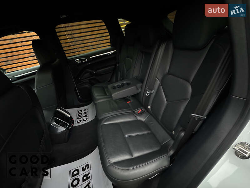 Внедорожник / Кроссовер Porsche Cayenne 2013 в Одессе