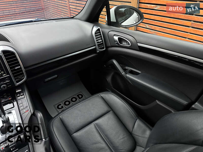 Внедорожник / Кроссовер Porsche Cayenne 2013 в Одессе