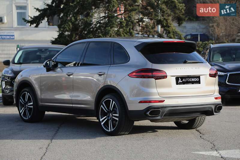 Внедорожник / Кроссовер Porsche Cayenne 2016 в Харькове