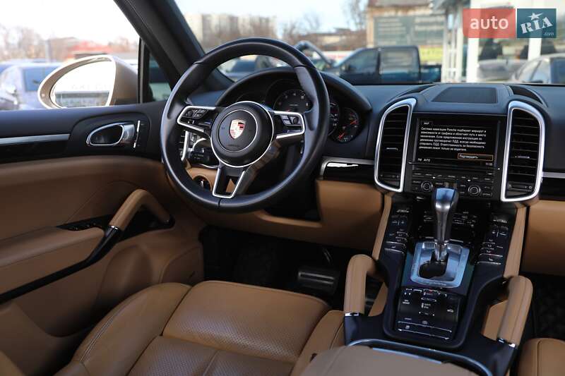 Внедорожник / Кроссовер Porsche Cayenne 2016 в Харькове