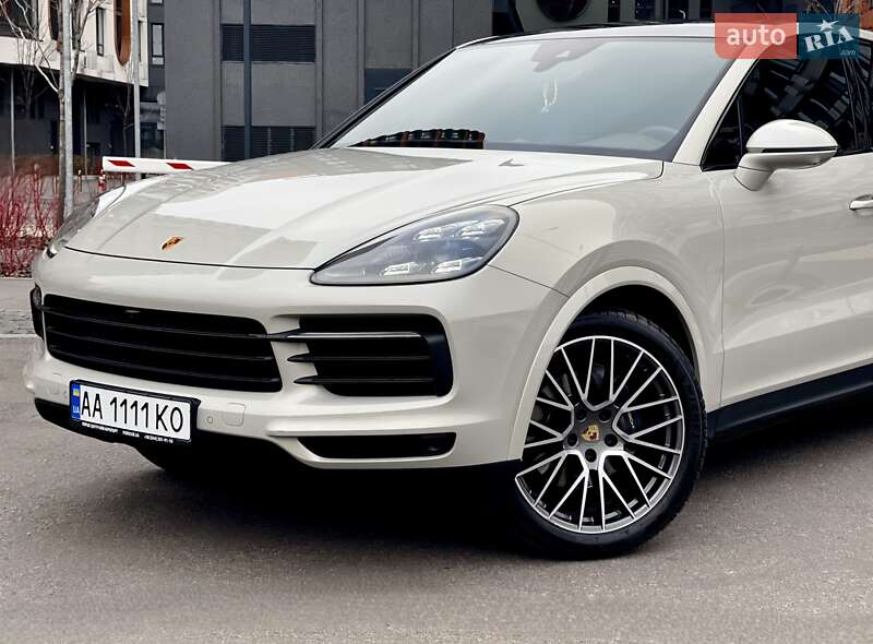 Внедорожник / Кроссовер Porsche Cayenne 2021 в Киеве