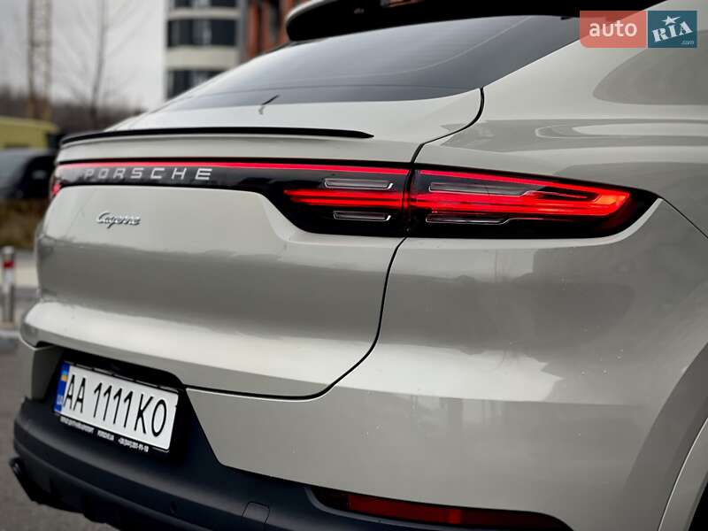 Внедорожник / Кроссовер Porsche Cayenne 2021 в Киеве