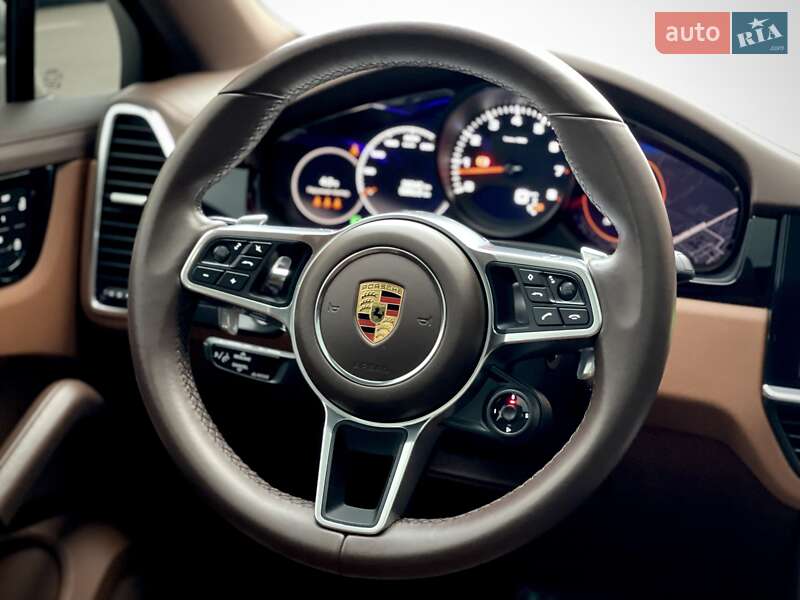 Внедорожник / Кроссовер Porsche Cayenne 2021 в Киеве