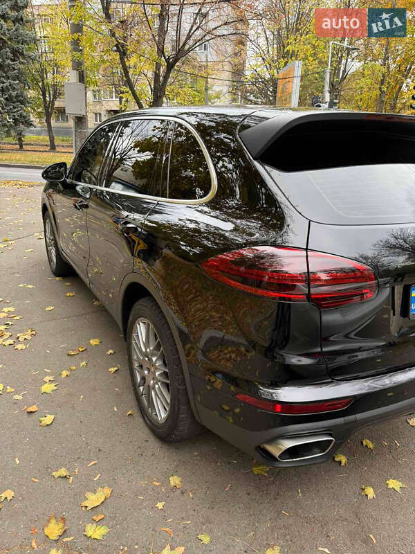 Позашляховик / Кросовер Porsche Cayenne 2015 в Дніпрі