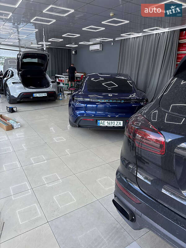 Позашляховик / Кросовер Porsche Cayenne 2015 в Дніпрі