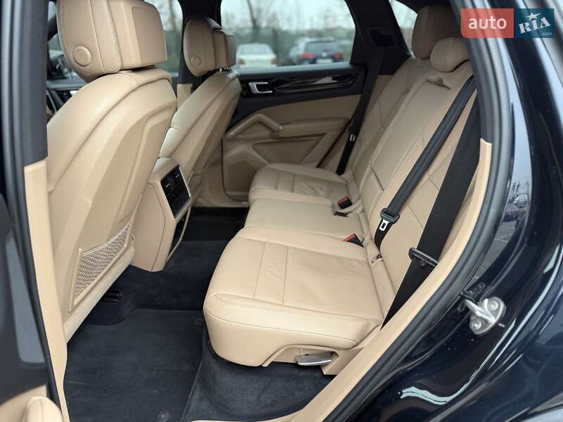 Внедорожник / Кроссовер Porsche Cayenne 2018 в Киеве фото 31 Внедорожник / Кроссовер Porsche Cayenne 2018 в Киеве