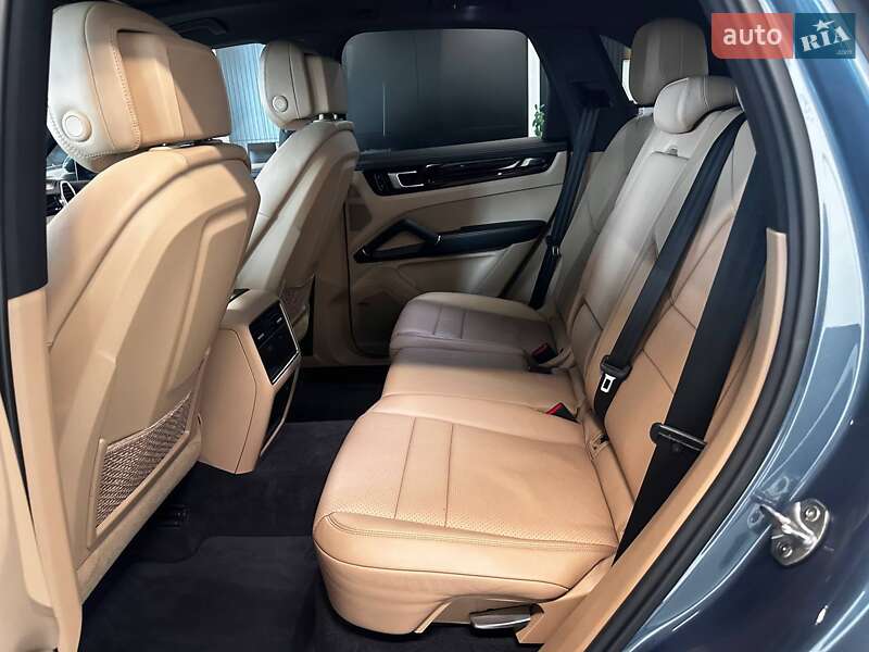 Внедорожник / Кроссовер Porsche Cayenne 2019 в Львове фото 43 Внедорожник / Кроссовер Porsche Cayenne 2019 в Львове