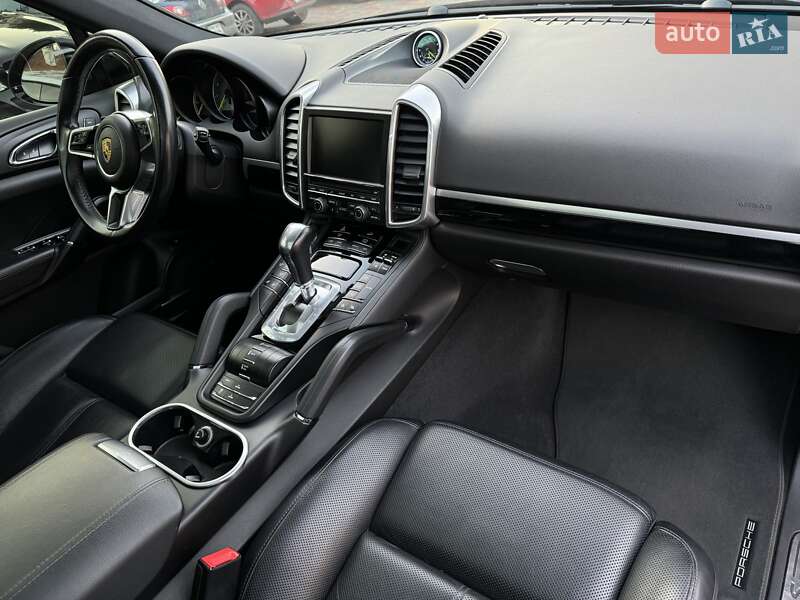 Внедорожник / Кроссовер Porsche Cayenne 2015 в Одессе фото 14 Внедорожник / Кроссовер Porsche Cayenne 2015 в Одессе