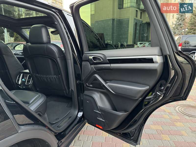 Внедорожник / Кроссовер Porsche Cayenne 2015 в Одессе фото 23 Внедорожник / Кроссовер Porsche Cayenne 2015 в Одессе