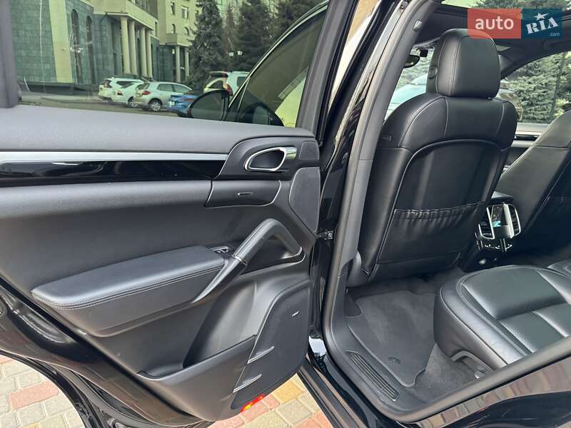 Внедорожник / Кроссовер Porsche Cayenne 2015 в Одессе фото 26 Внедорожник / Кроссовер Porsche Cayenne 2015 в Одессе