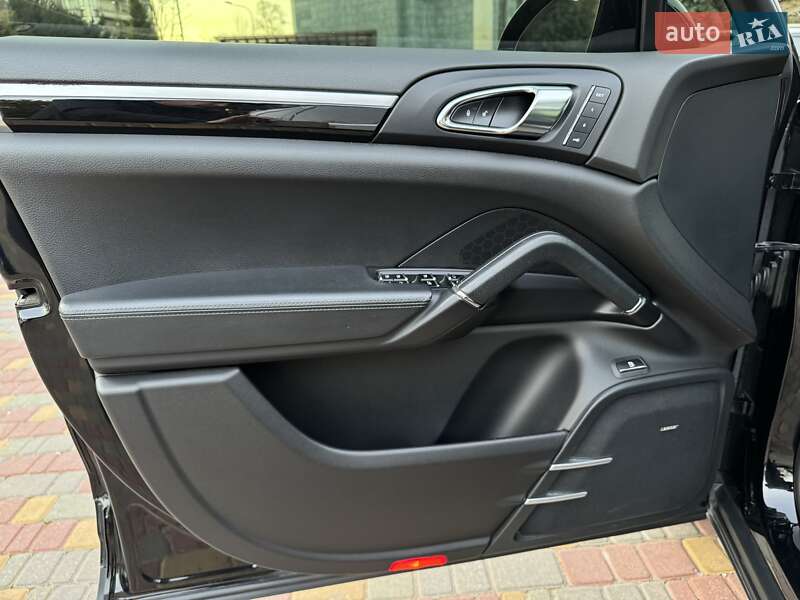 Внедорожник / Кроссовер Porsche Cayenne 2015 в Одессе фото 29 Внедорожник / Кроссовер Porsche Cayenne 2015 в Одессе