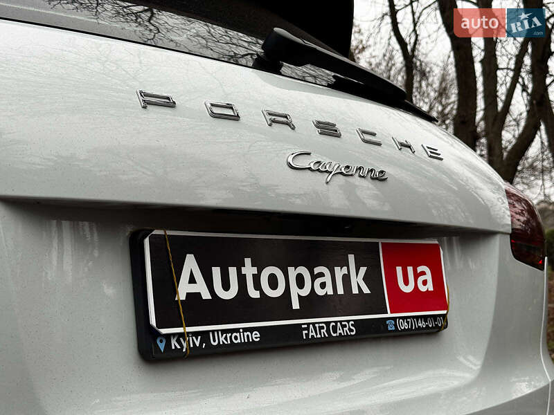 Внедорожник / Кроссовер Porsche Cayenne 2015 в Киеве