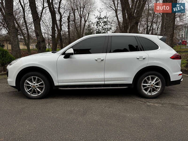 Внедорожник / Кроссовер Porsche Cayenne 2015 в Киеве