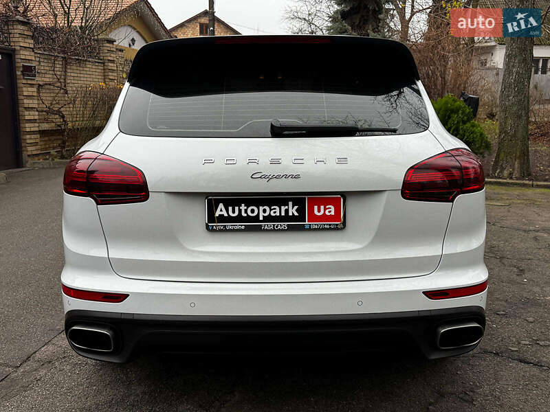Внедорожник / Кроссовер Porsche Cayenne 2015 в Киеве