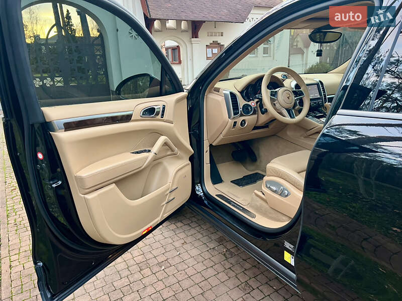 Внедорожник / Кроссовер Porsche Cayenne 2015 в Киеве фото 31 Внедорожник / Кроссовер Porsche Cayenne 2015 в Киеве