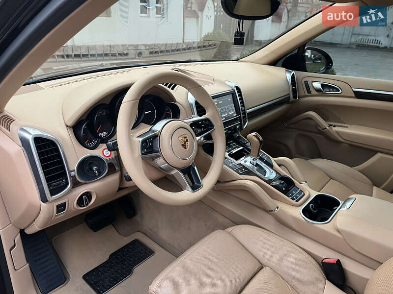 Внедорожник / Кроссовер Porsche Cayenne 2015 в Киеве фото 43 Внедорожник / Кроссовер Porsche Cayenne 2015 в Киеве