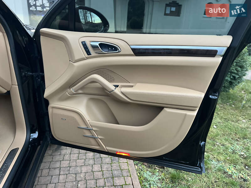 Внедорожник / Кроссовер Porsche Cayenne 2015 в Киеве фото 77 Внедорожник / Кроссовер Porsche Cayenne 2015 в Киеве