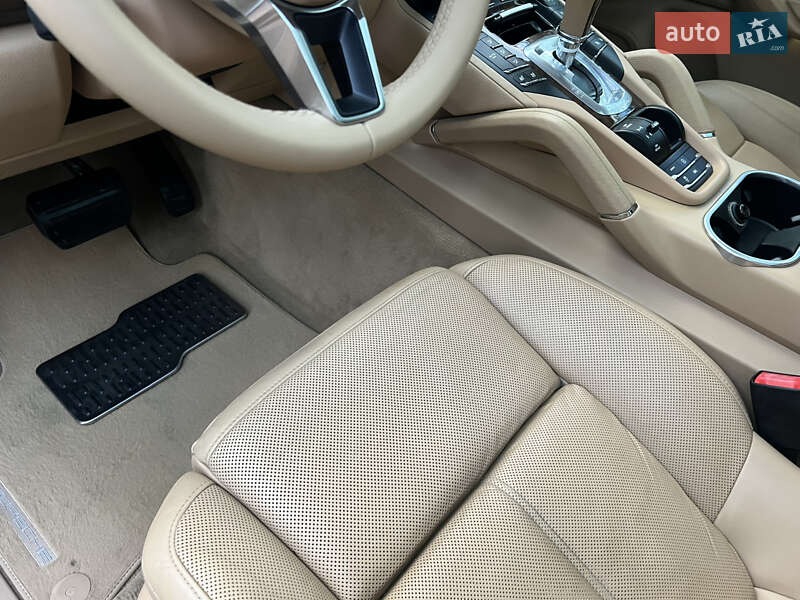 Внедорожник / Кроссовер Porsche Cayenne 2015 в Киеве фото 131 Внедорожник / Кроссовер Porsche Cayenne 2015 в Киеве