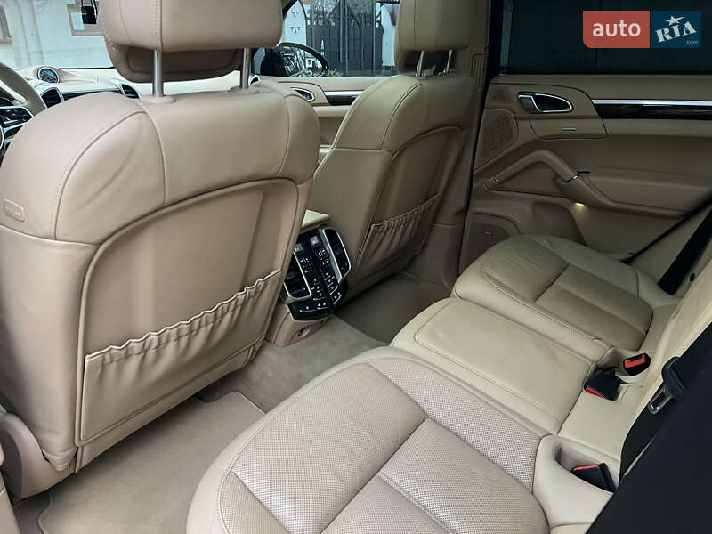 Внедорожник / Кроссовер Porsche Cayenne 2015 в Киеве фото 161 Внедорожник / Кроссовер Porsche Cayenne 2015 в Киеве