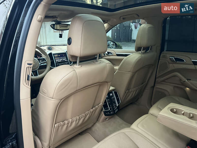 Внедорожник / Кроссовер Porsche Cayenne 2015 в Киеве фото 171 Внедорожник / Кроссовер Porsche Cayenne 2015 в Киеве