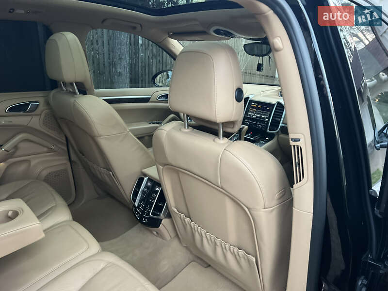 Внедорожник / Кроссовер Porsche Cayenne 2015 в Киеве фото 178 Внедорожник / Кроссовер Porsche Cayenne 2015 в Киеве