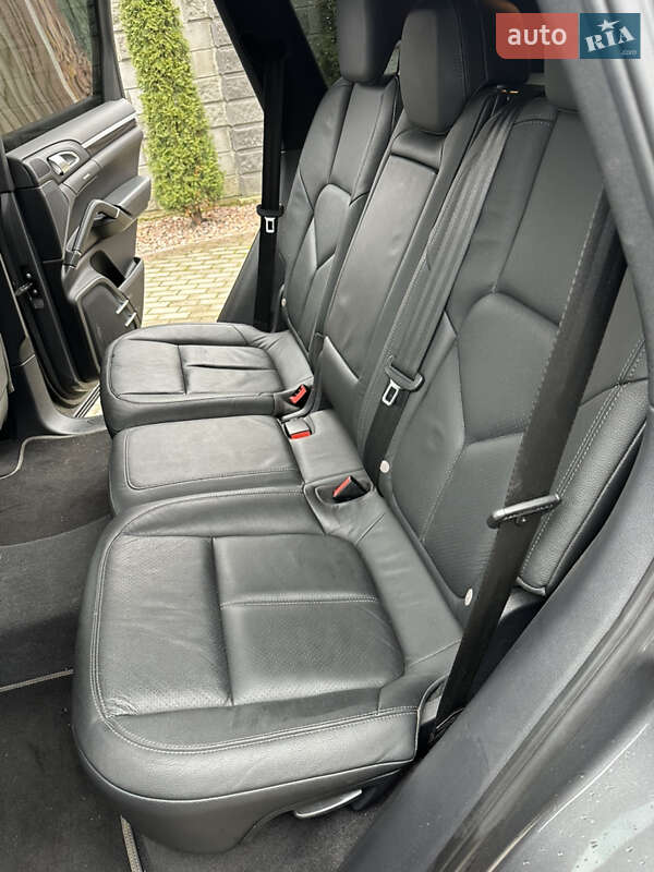 Внедорожник / Кроссовер Porsche Cayenne 2012 в Луцке фото 28 Внедорожник / Кроссовер Porsche Cayenne 2012 в Луцке