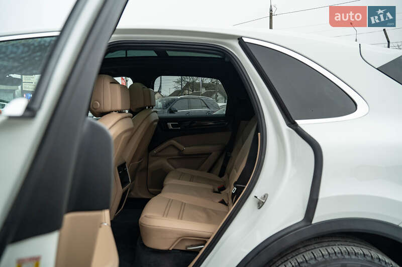 Внедорожник / Кроссовер Porsche Cayenne 2019 в Черновцах фото 42 Внедорожник / Кроссовер Porsche Cayenne 2019 в Черновцах