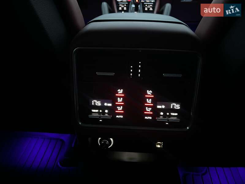 Внедорожник / Кроссовер Porsche Cayenne 2018 в Львове