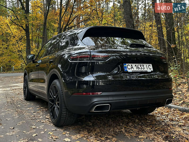 Внедорожник / Кроссовер Porsche Cayenne 2019 в Киеве