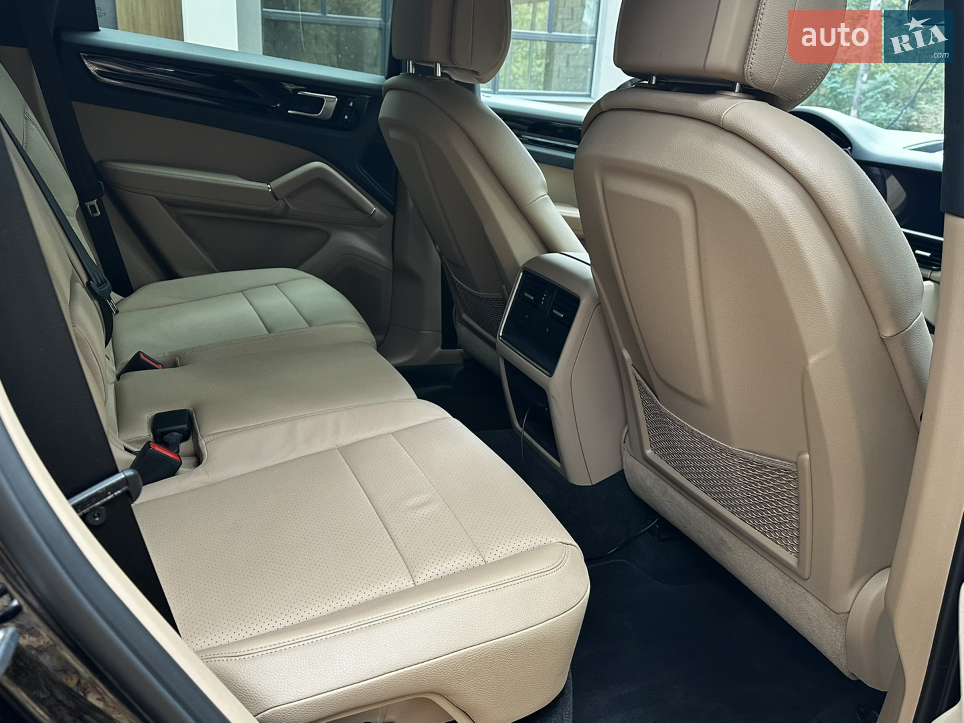 2019 Porsche Cayenne - мініатюра 28