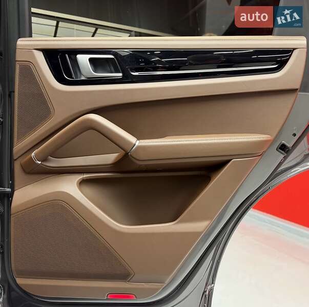 Внедорожник / Кроссовер Porsche Cayenne 2019 в Киеве фото 47 Внедорожник / Кроссовер Porsche Cayenne 2019 в Киеве