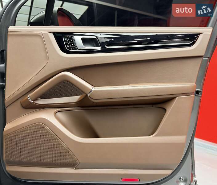 Внедорожник / Кроссовер Porsche Cayenne 2019 в Киеве фото 51 Внедорожник / Кроссовер Porsche Cayenne 2019 в Киеве