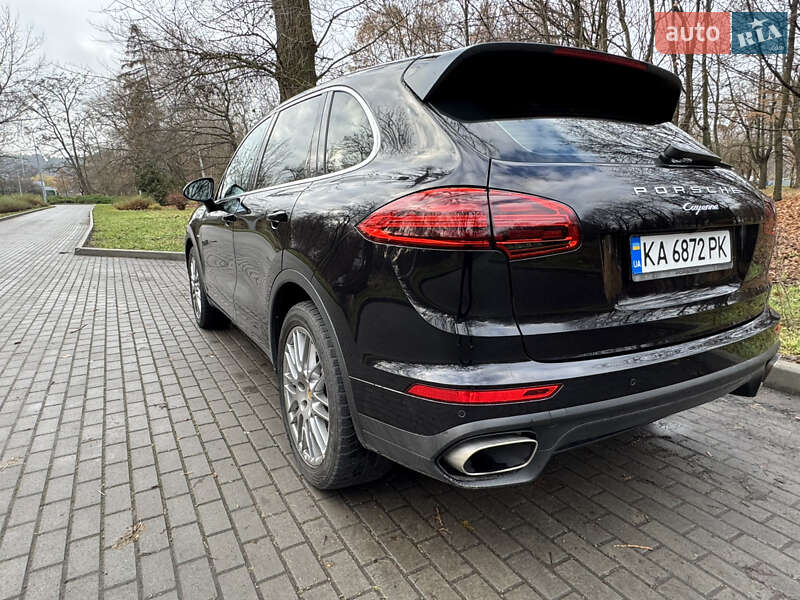 Внедорожник / Кроссовер Porsche Cayenne 2016 в Киеве