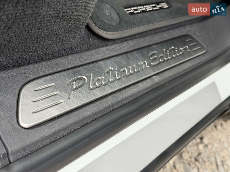 Внедорожник / Кроссовер Porsche Cayenne 2014 в Ковеле