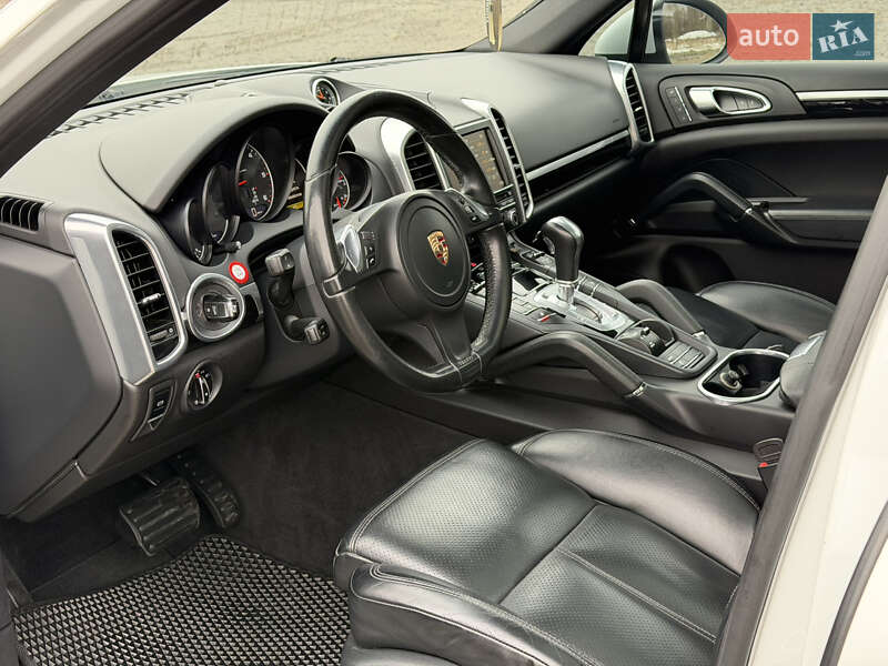 Внедорожник / Кроссовер Porsche Cayenne 2014 в Ковеле