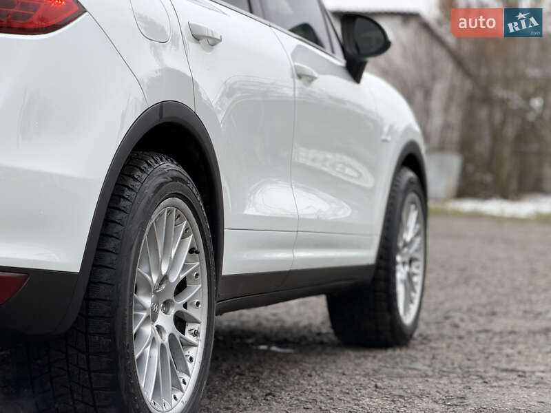 Внедорожник / Кроссовер Porsche Cayenne 2014 в Ковеле